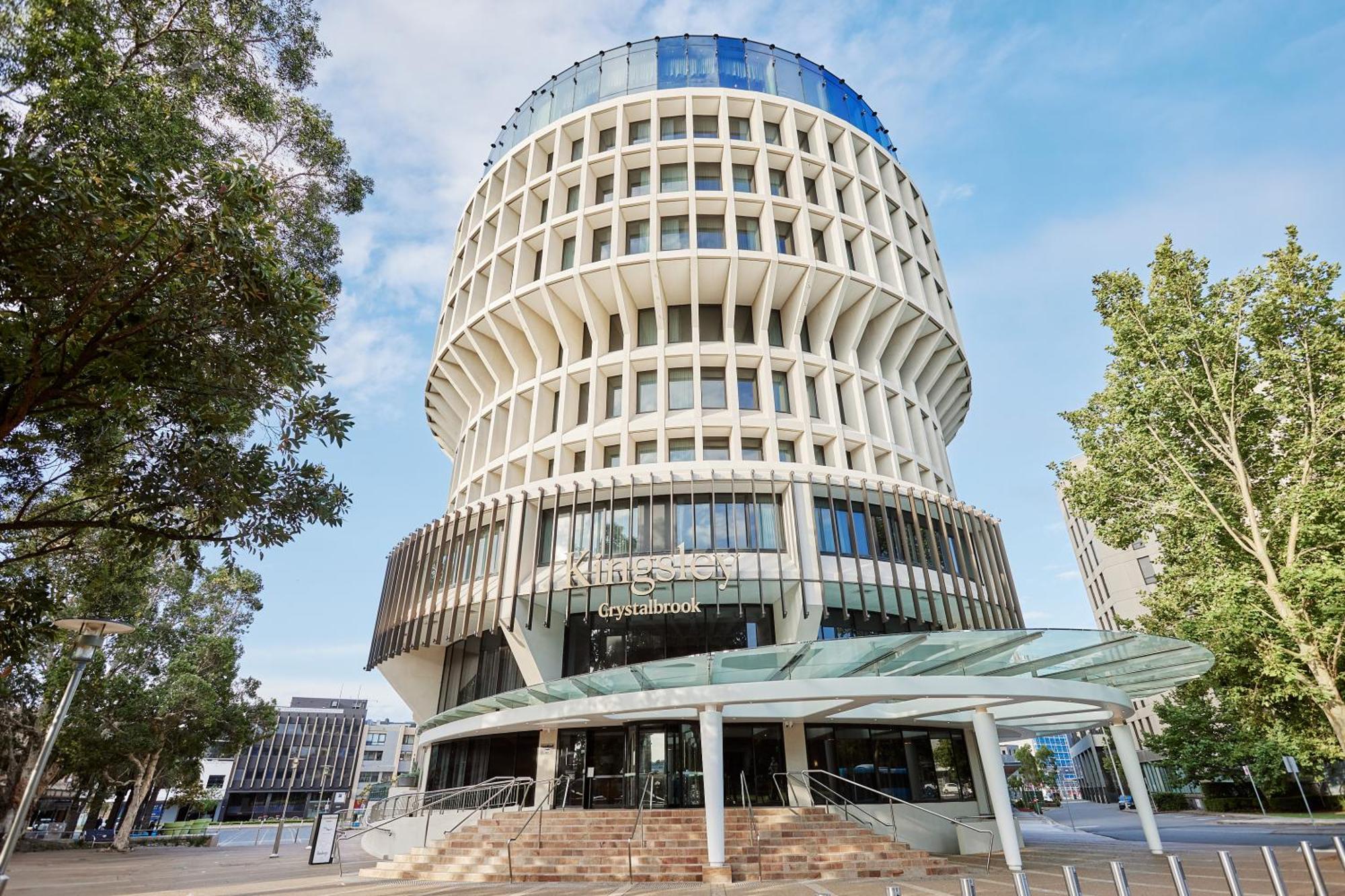 ホテル Crystalbrook Kingsley ニューカッスル エクステリア 写真 The Bob Hawke Building, the home of the University of Western Australia's Business School